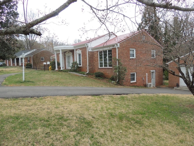 723 Custer Dr, Lynchburg, VA 24502 - view of front of property featuring a front lawn and brick siding
