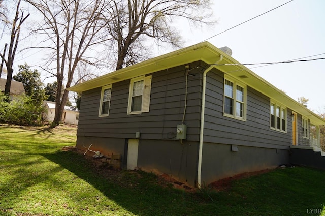 203 Marshall St, Brookneal, VA 24528 - view of side of home with a yard