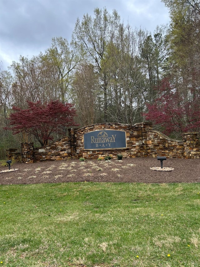 107 Runaway Bay Rd, Lynch Station, VA 24571