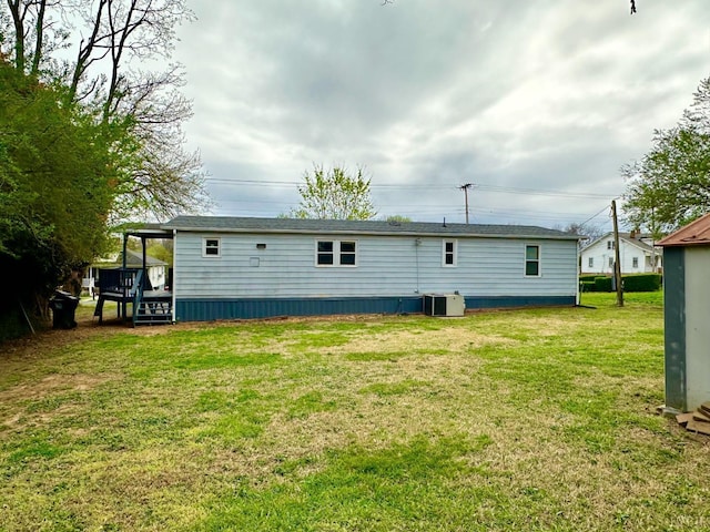 157 Phelps Rd, Madison Heights, VA 24572 - back of property featuring a lawn and a wooden deck