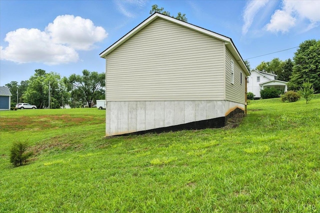 109 Ned Brown Rd, Amherst, VA 24521 - view of side of property featuring a lawn