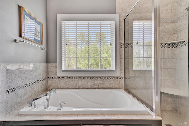 1062 Ivy Creek Dr, Forest, VA 24551 - full bath featuring a shower stall and a bath