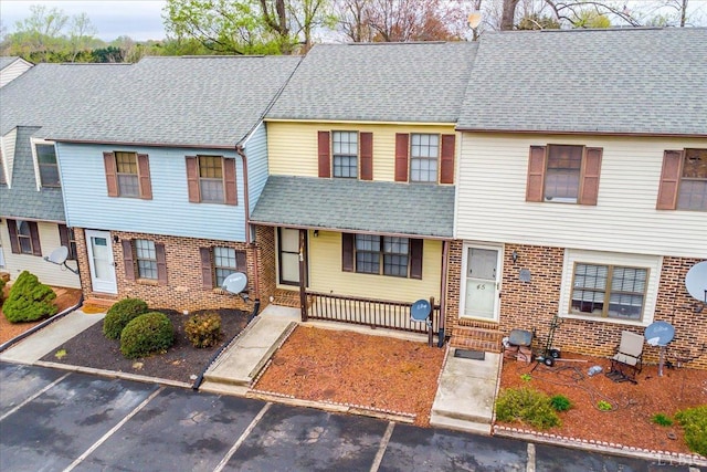 43 Nags Head Ct, Lynchburg, VA 24502 - townhome / multi-family property featuring uncovered parking and roof with shingles