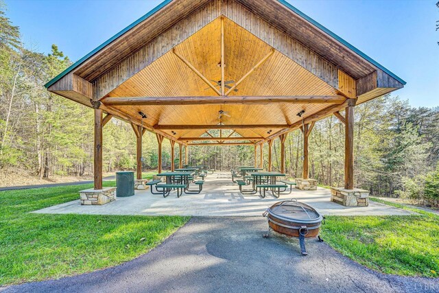 305 Runaway Bay Rd, Lynch Station, VA 24571