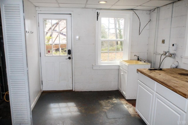 1428 Club Dr, Lynchburg, VA 24503 - laundry area featuring a sink and concrete block wall