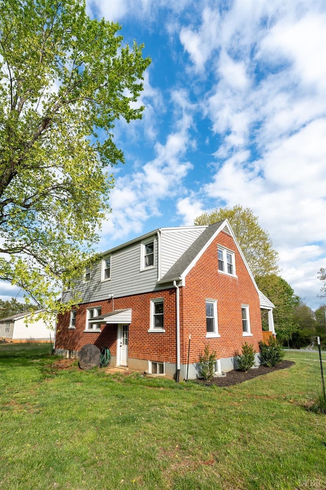 299 Alum Springs Rd, Lynchburg, VA 24502 - back of house with brick siding and a yard