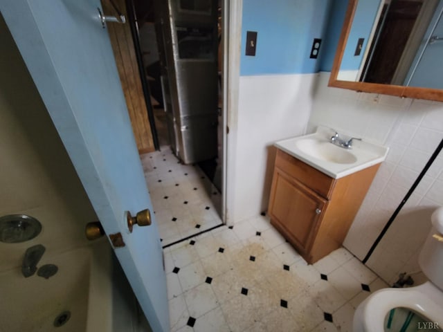 1418 Mitchell Rd, Chatham, VA 24531 - bathroom featuring toilet, tasteful backsplash, vanity, and a shower