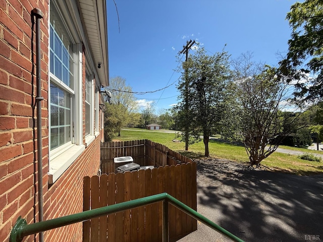 2134 Westerly Dr, Lynchburg, VA 24501 - deck featuring fence
