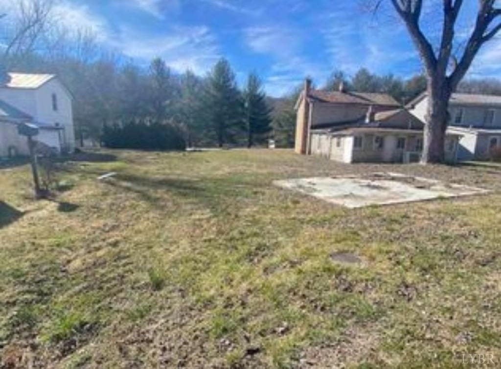 919 W 29th St, Buena Vista, VA 24416