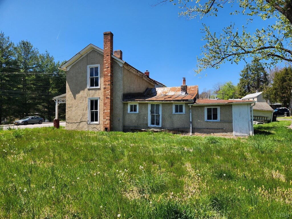919 W 29th St, Buena Vista, VA 24416
