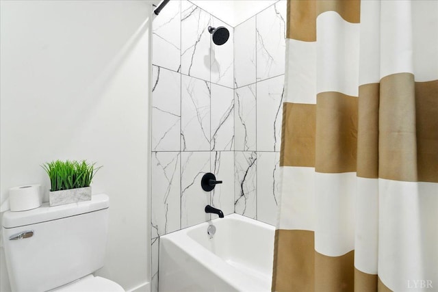 17 Beverly St, Lynchburg, VA 24501 - bathroom featuring shower / bathtub combination with curtain and toilet