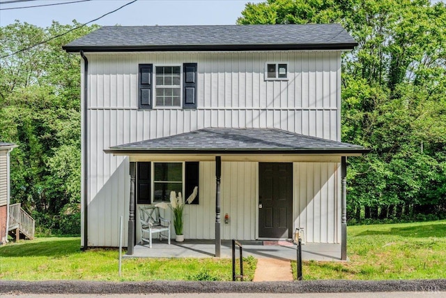 17 Beverly St, Lynchburg, VA 24501 - view of front of home featuring a front yard and a shingled roof