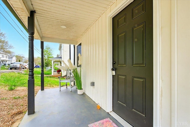 17 Beverly St, Lynchburg, VA 24501 - doorway to property featuring a porch