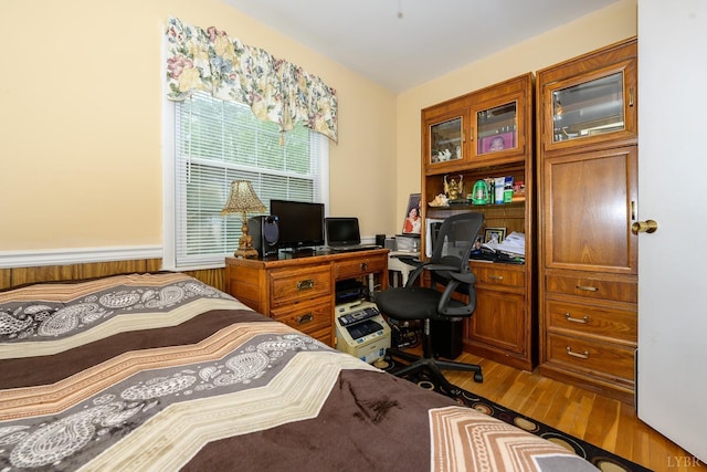 139 Old Main St, Brookneal, VA 24528 - bedroom with wood finished floors and a desk