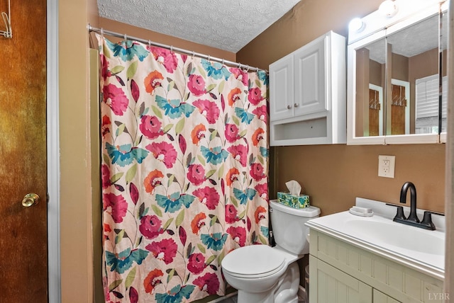 119 Adams Dr, Lynchburg, VA 24502 - full bathroom featuring toilet, a textured ceiling, vanity, and a shower with curtain