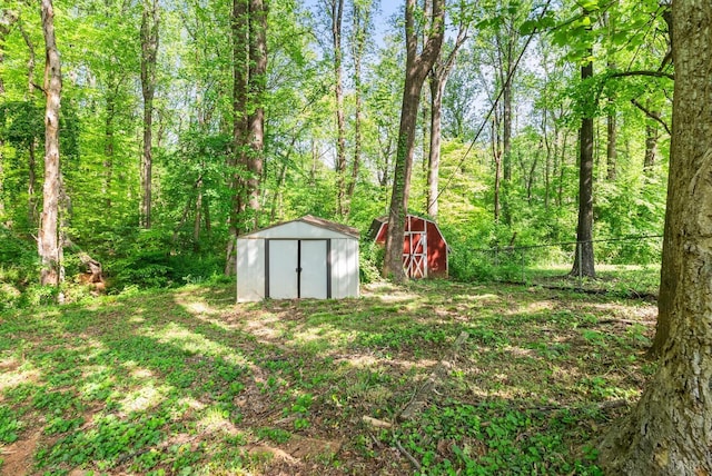 119 Adams Dr, Lynchburg, VA 24502 - view of yard featuring a forest view