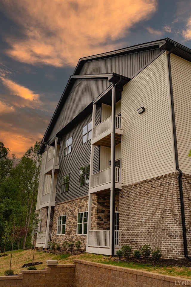 128 Brenleigh Ct Unit 108, Lynchburg, VA 24501 - view of property at dusk