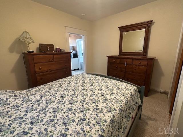 2107 SE Kenwood Blvd, Roanoke, VA 24013 - bedroom with carpet floors