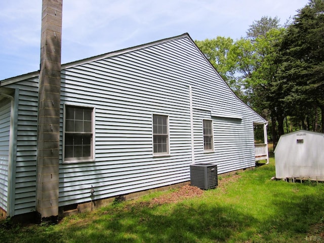 238 My Way, Amherst, VA 24521 - view of side of home with crawl space and a lawn