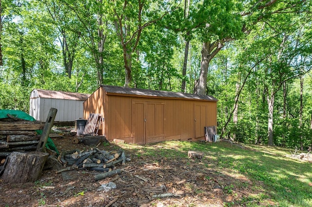 1206 Cedar Hill Dr, Lynchburg, VA 24502 - view of yard with a storage unit