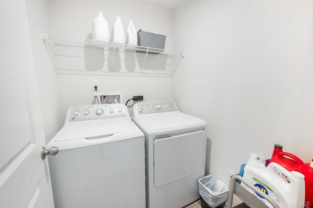 2641 Confederate Ave, Lynchburg, VA 24501 - clothes washing area with washing machine and clothes dryer
