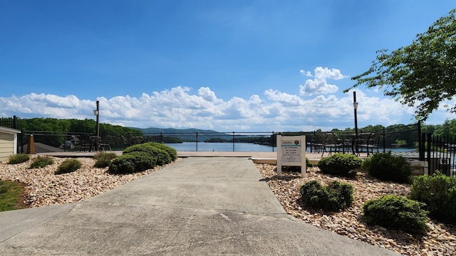 1057 Barrow Hills Dr, Moneta, VA 24104 - surrounding community featuring a water view