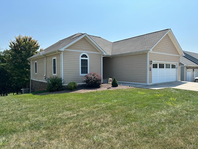 1057 Barrow Hills Dr, Moneta, VA 24104 - ranch-style home featuring a garage, driveway, and a front lawn