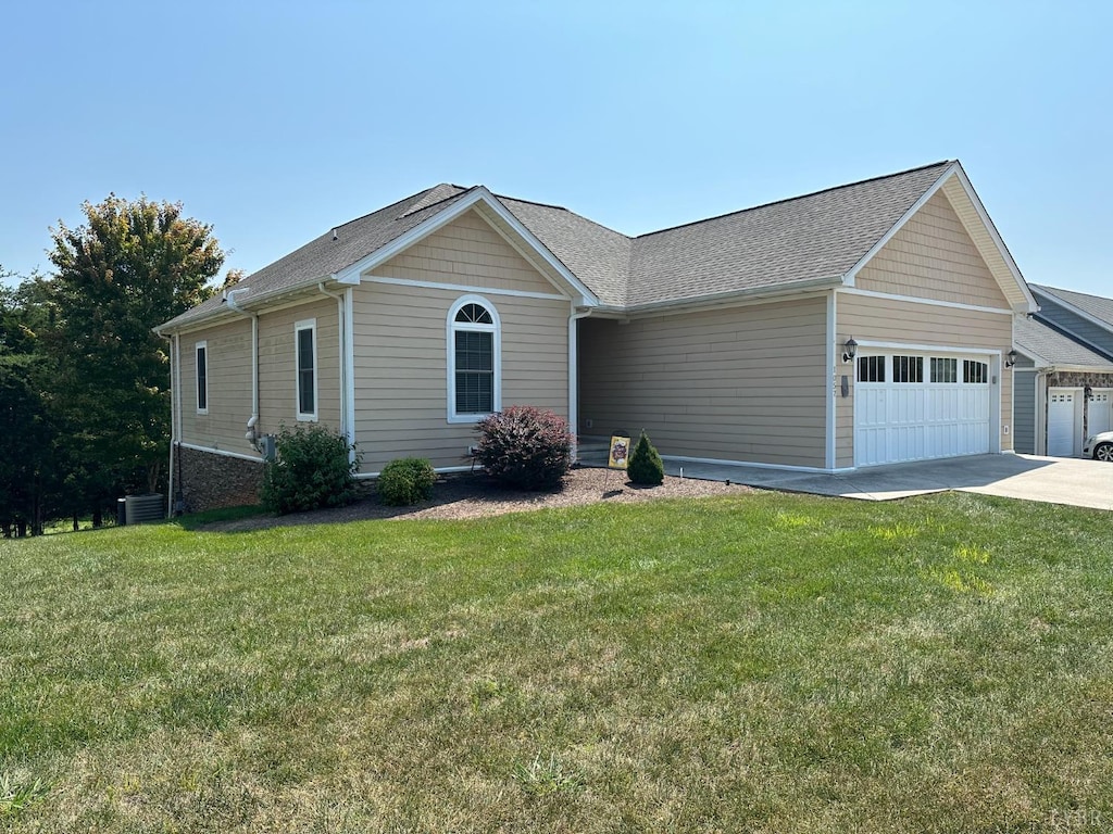 1057 Barrow Hills Dr, Moneta, VA 24104 - photo 1