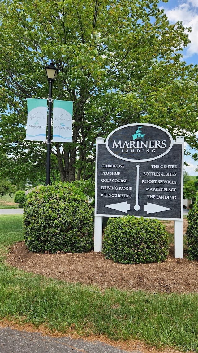 1057 Barrow Hills Dr, Moneta, VA 24104 - exterior view
