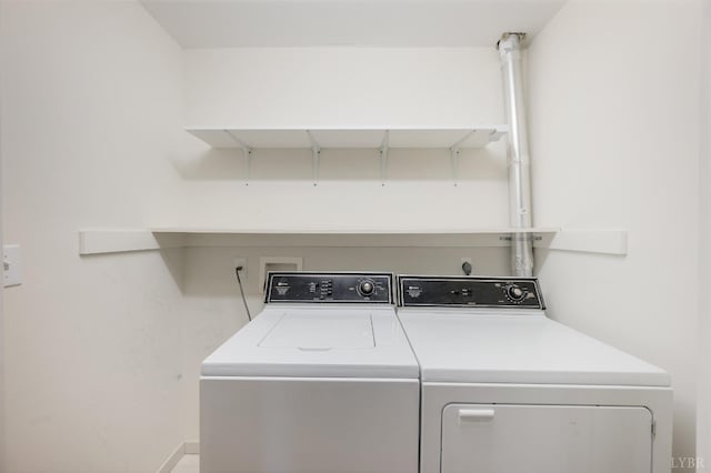 528 Lady Slipper Ln, Lynchburg, VA 24502 - laundry area featuring washing machine and dryer and baseboards