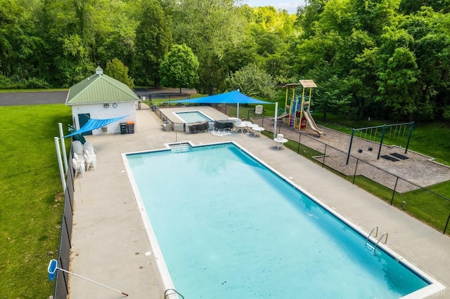 528 Lady Slipper Ln, Lynchburg, VA 24502 - community pool with a hot tub, a view of trees, and a patio area