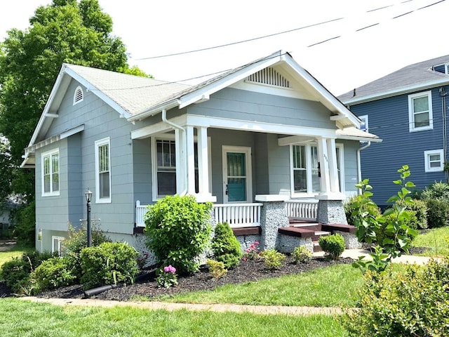 306 Oakridge Blvd, Lynchburg, VA 24502 - bungalow-style home with covered porch