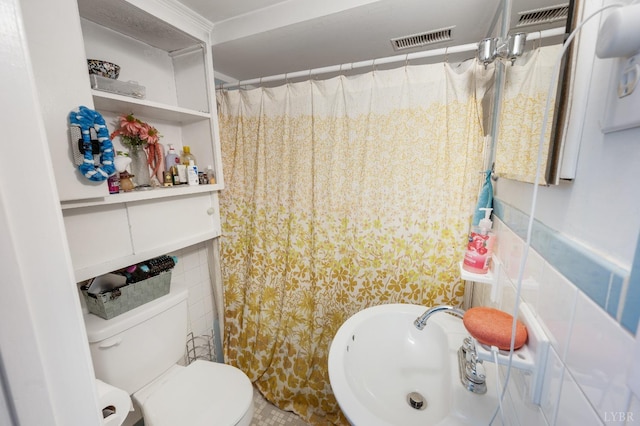 906 Elon Rd, Madison Heights, VA 24572 - full bathroom featuring toilet and a shower with shower curtain