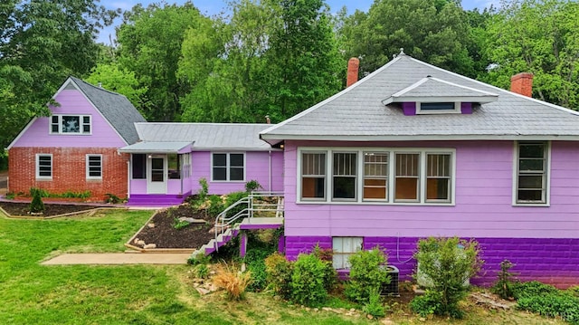 600 9th St, Altavista, VA 24517 - exterior space featuring a chimney and a front yard