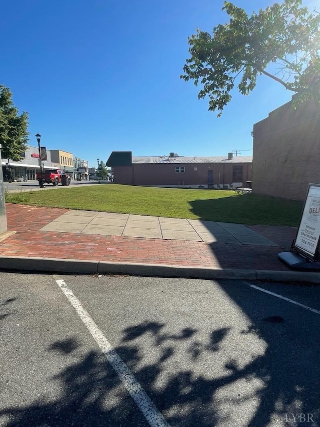 4 Broad St, Altavista, VA 24517