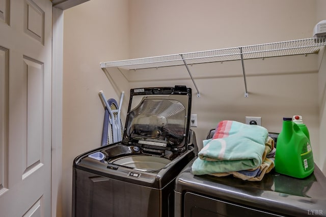 206 Bella Ct, Lynchburg, VA 24502 - laundry room with washer and dryer