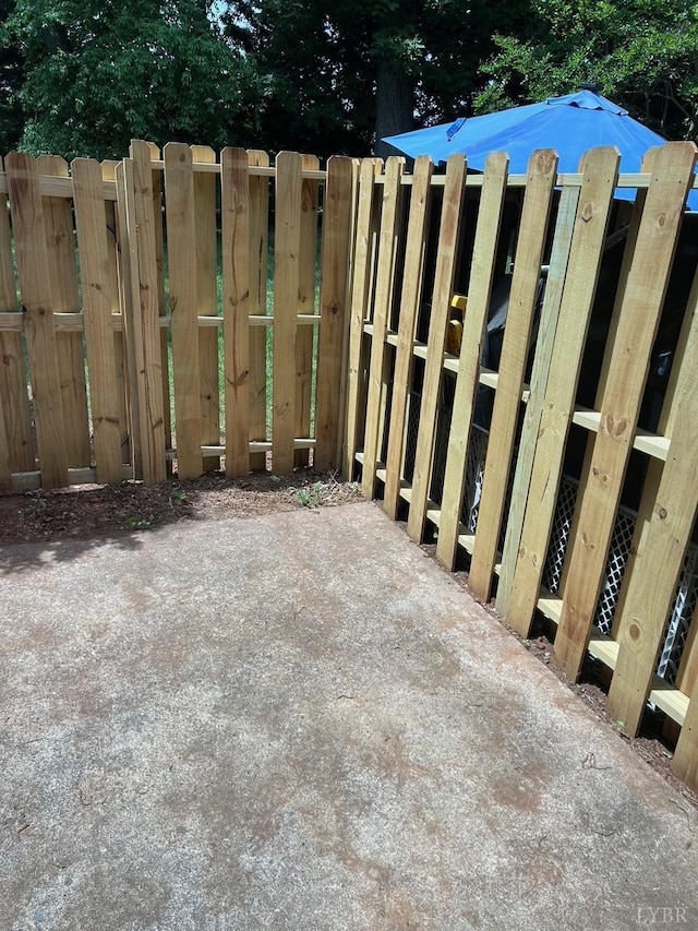 3101 Link Rd Unit 68, Lynchburg, VA 24503 - exterior view of fence
