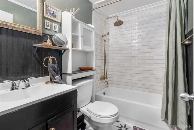 1920 Roxbury St, Lynchburg, VA 24501 - bathroom featuring shower / tub combo and vanity