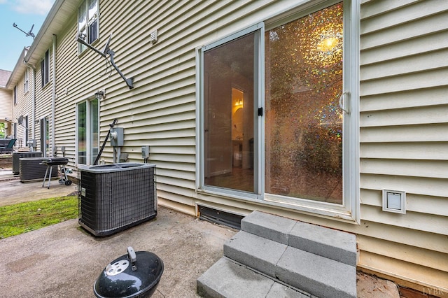 1810 Broadway St Unit 211, Lynchburg, VA 24501 - view of patio / terrace with cooling unit