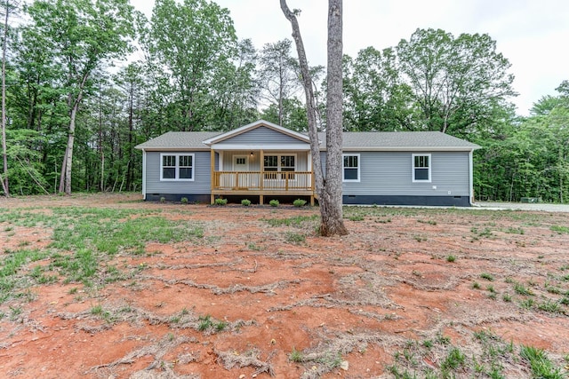 895 Union Hill Rd, Amherst, VA 24522 - manufactured / mobile home featuring crawl space, covered porch, and a shingled roof