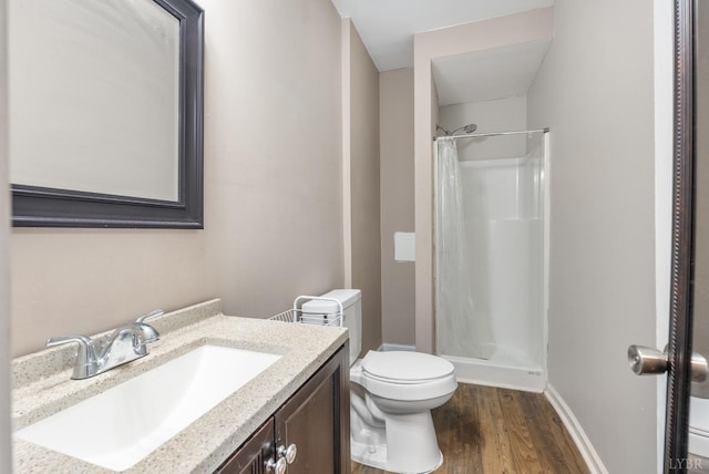 915 17th St, Lynchburg, VA 24504 - full bathroom with toilet, a shower with curtain, wood finished floors, and vanity