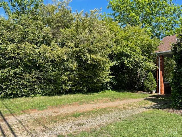 202 Leftwich St, Gretna, VA 24557 - view of yard