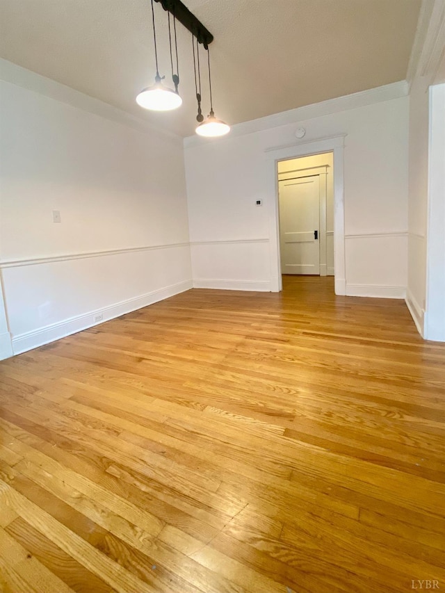 802 Erskine Ave, Lynchburg, VA 24501 - unfurnished room with light wood-type flooring and baseboards