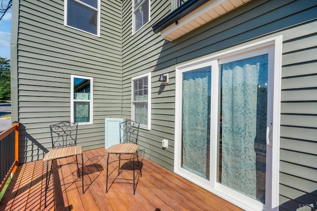 722 Polk St, Lynchburg, VA 24504 - view of wooden deck