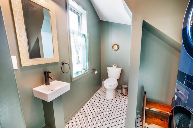 722 Polk St, Lynchburg, VA 24504 - half bathroom featuring toilet and baseboards