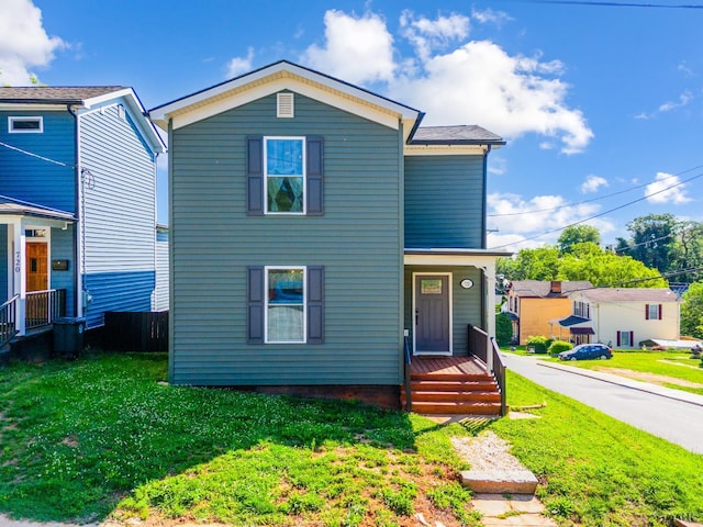 722 Polk St, Lynchburg, VA 24504 - traditional home with covered porch and a front yard