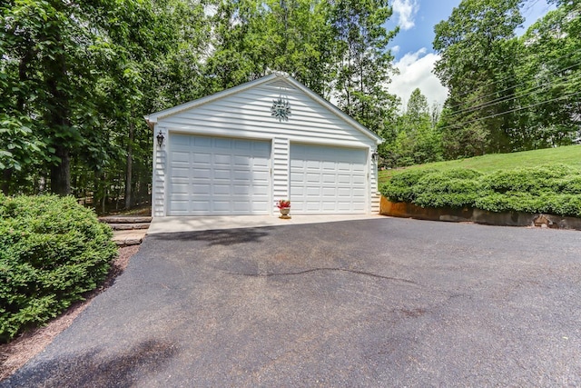 1146 Audubon Dr, Lynchburg, VA 24503 - view of detached garage