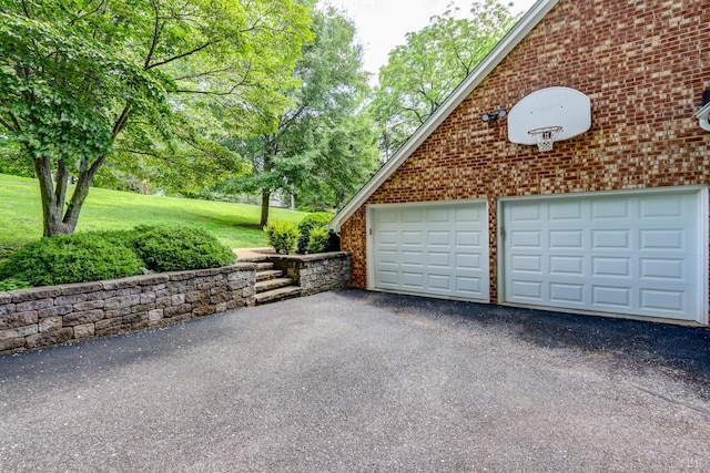 1146 Audubon Dr, Lynchburg, VA 24503 - garage with asphalt driveway