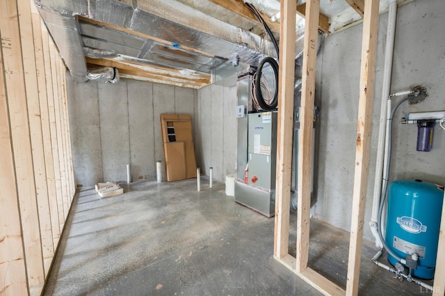 17 Kershaw Dr, Rustburg, VA 24588 - unfinished below grade area featuring a water pressure tank