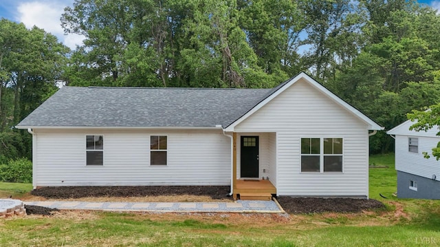 1040 Coronado Ln, Lynchburg, VA 24502 - view of front of property with roof with shingles and a front lawn
